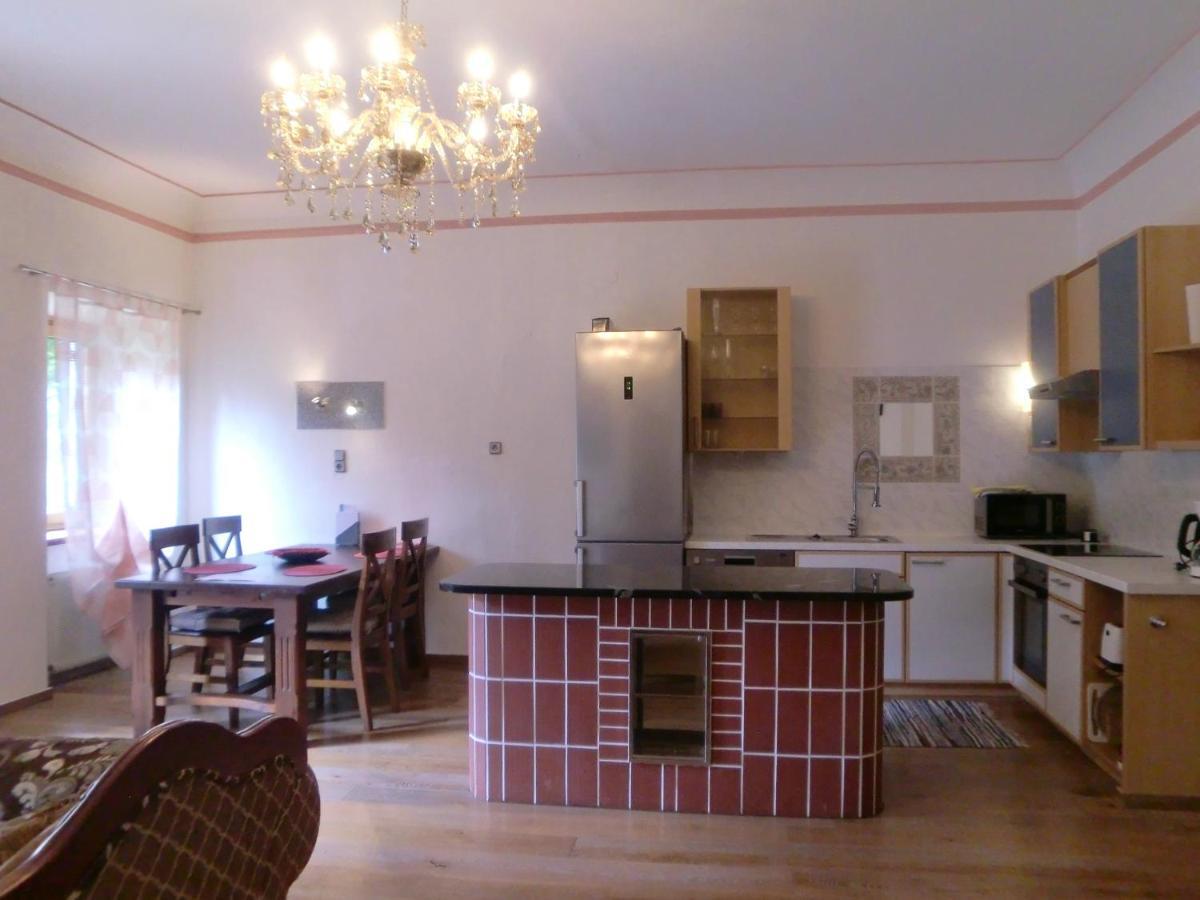 Garten- & Loggia-Appartement Herrenhaus Dellach im Drautal Eksteriør billede