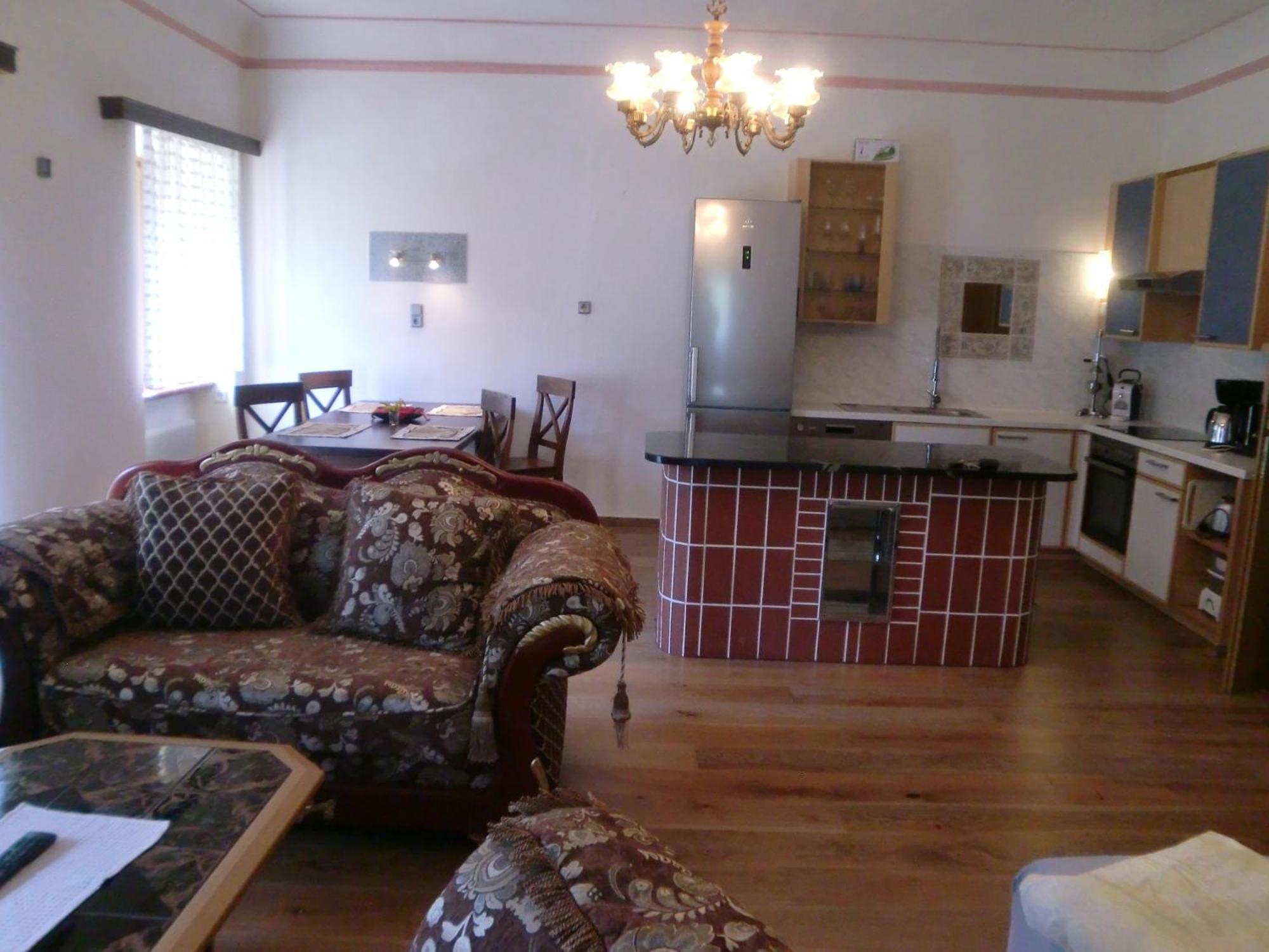 Garten- & Loggia-Appartement Herrenhaus Dellach im Drautal Eksteriør billede