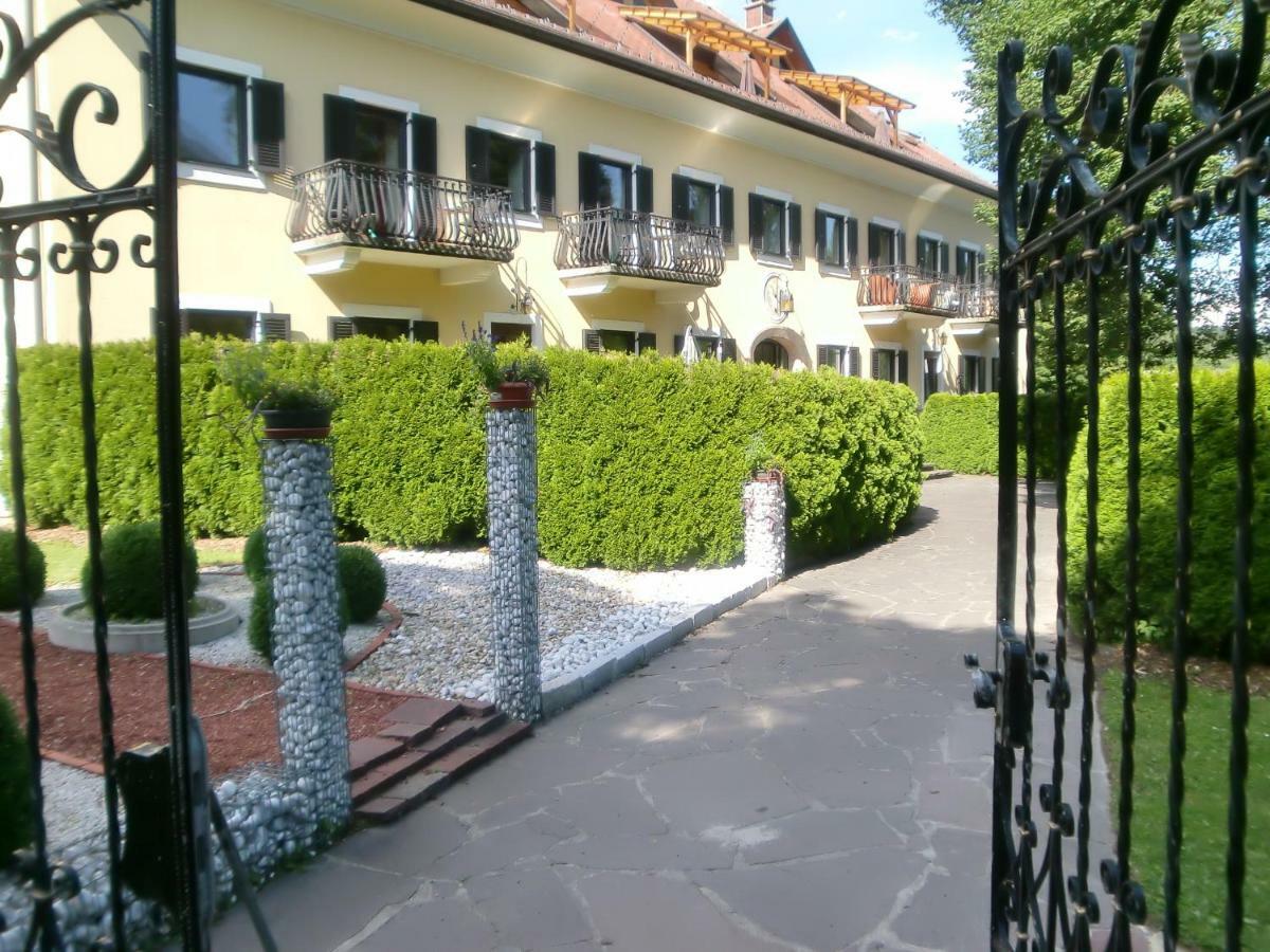 Garten- & Loggia-Appartement Herrenhaus Dellach im Drautal Eksteriør billede