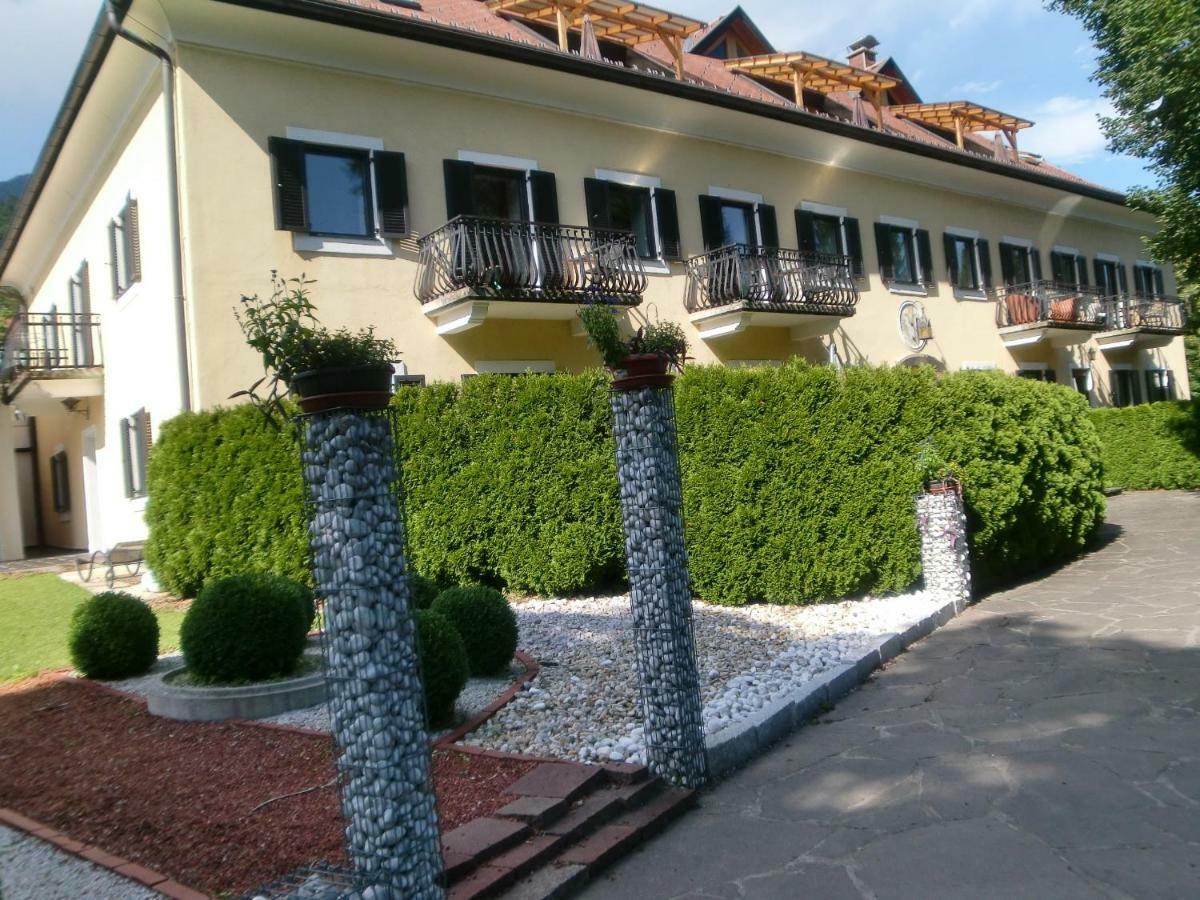 Garten- & Loggia-Appartement Herrenhaus Dellach im Drautal Eksteriør billede