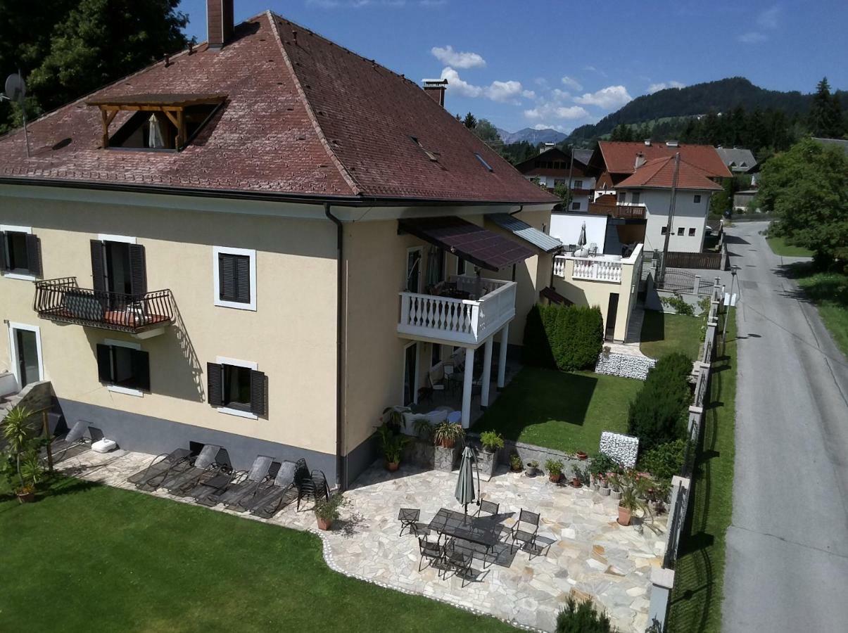 Garten- & Loggia-Appartement Herrenhaus Dellach im Drautal Eksteriør billede