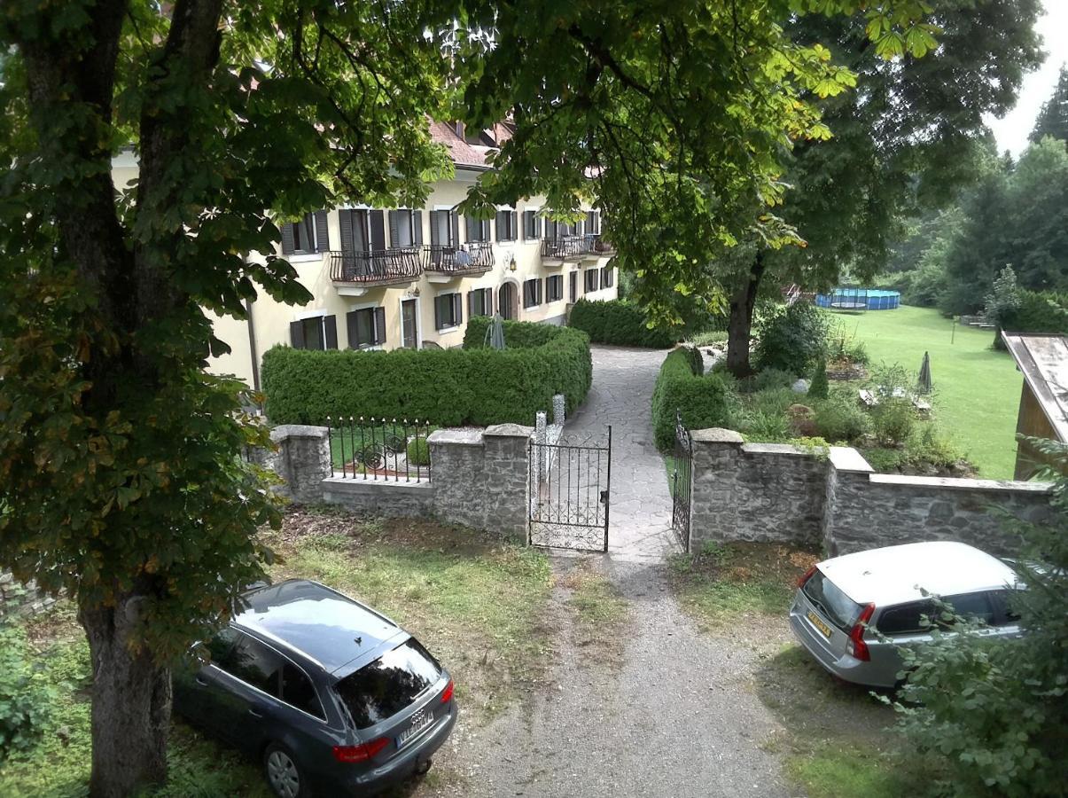 Garten- & Loggia-Appartement Herrenhaus Dellach im Drautal Eksteriør billede