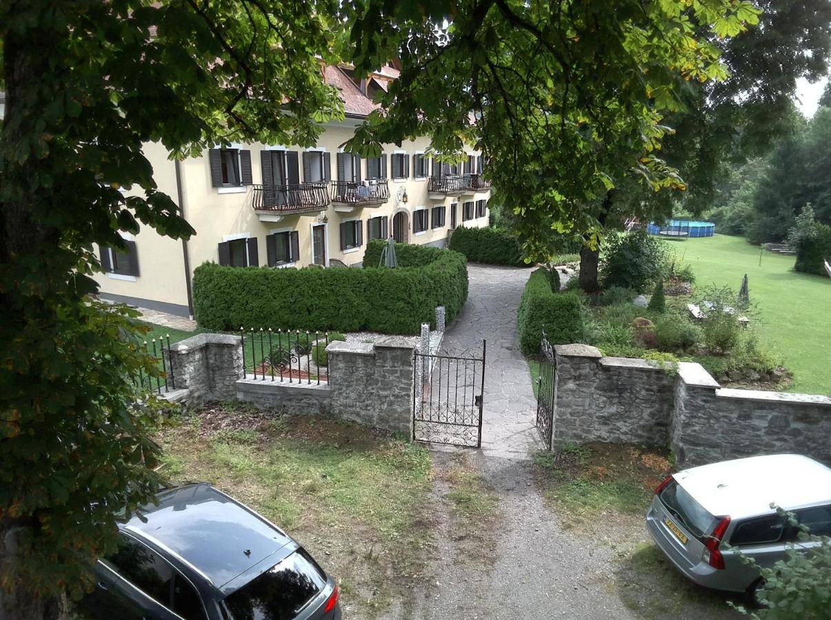 Garten- & Loggia-Appartement Herrenhaus Dellach im Drautal Eksteriør billede